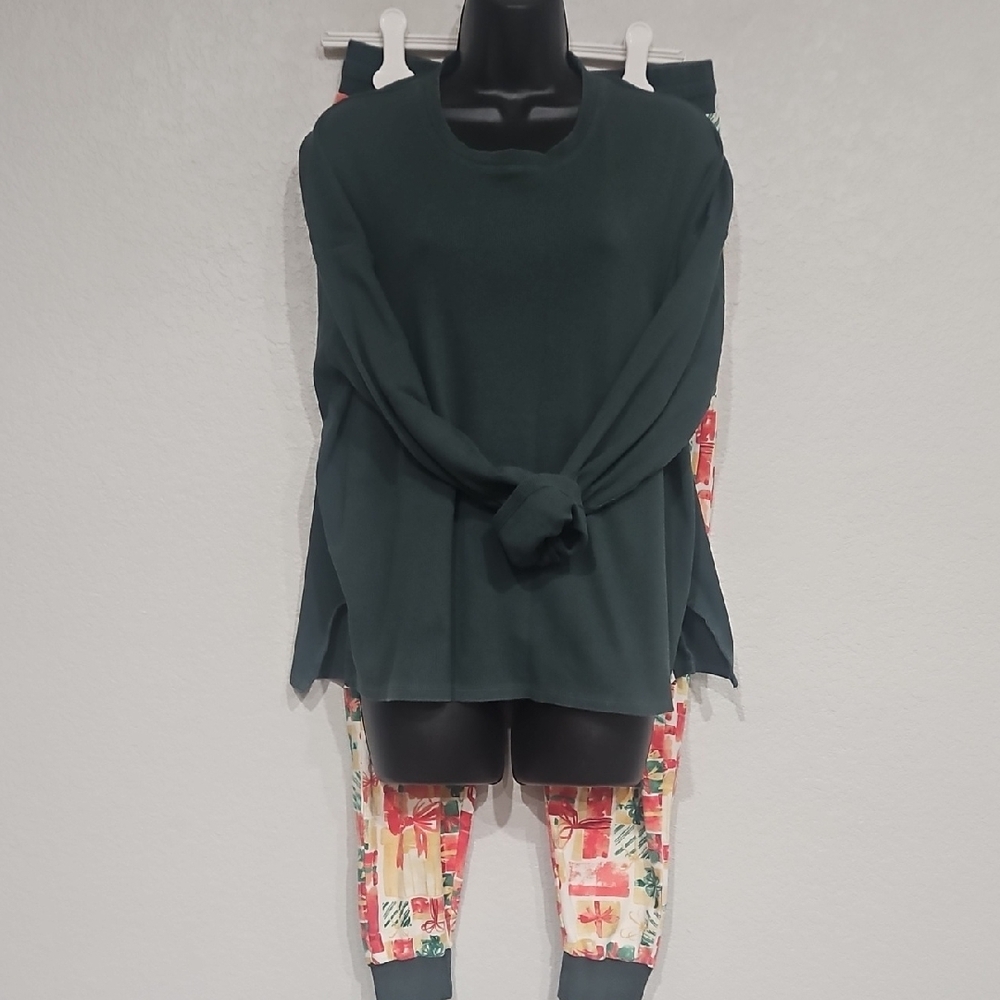 Burt's Bees | Women's Festive Gift Design Cotton Loungewear Jogger Pajama Set M